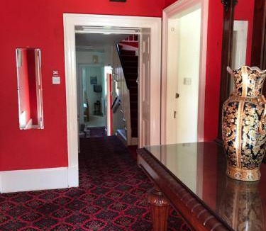 Hunspow House | 200 m² House ∙ 4 bedrooms ∙ 9 guests