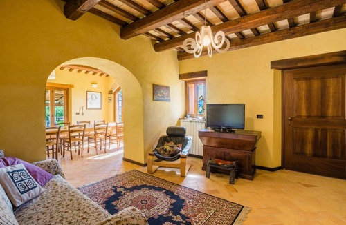 San Lorenzo in Campo Villa | 200 m² Villa ∙ 6 bedrooms ∙ 14 guests