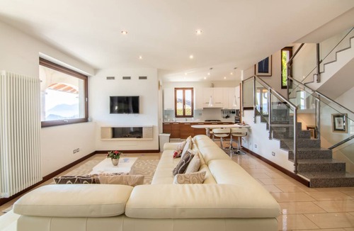 Naggio Villa | 200 m² Villa ∙ 5 bedrooms ∙ 9 guests