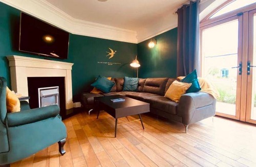 Enniskillen Apartment | 209 m² Apartment ∙ 4 bedrooms ∙ 10 guests