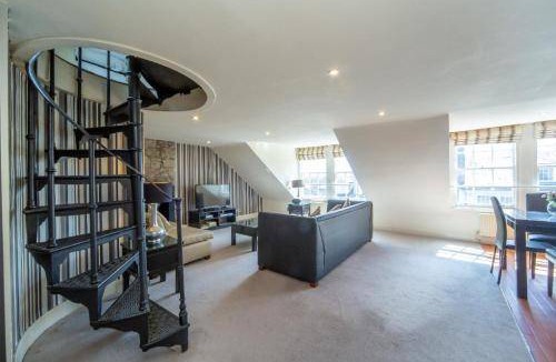 Old Town Apartment | 220 m² Apartment ∙ 4 bedrooms ∙ 20 guests