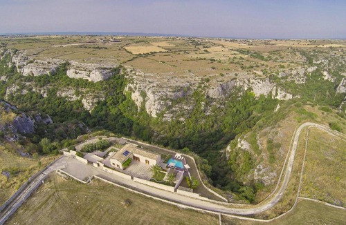 Modica House | 230 m² House ∙ 7 bedrooms ∙ 16 guests