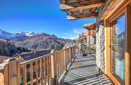 Sauze d'Oulx Ski Chalet | 239 m² Chalet ∙ 4 bedrooms ∙ 9 guests