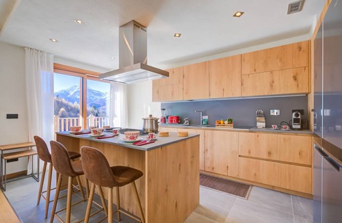 Sauze d'Oulx Ski Chalet | 239 m² Chalet ∙ 4 bedrooms ∙ 9 guests