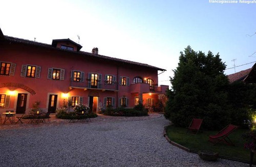 Barolo Bed & Breakfast | 25 m² Bed and breakfast ∙ 2 guests