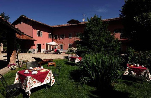 Barolo Bed & Breakfast | 25 m² Bed and breakfast ∙ 2 guests