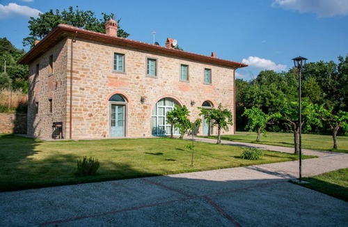 Montecchio House | 250 m² House ∙ 6 bedrooms ∙ 11 guests