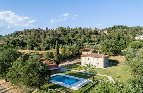 Montecchio House | 250 m² House ∙ 6 bedrooms ∙ 11 guests