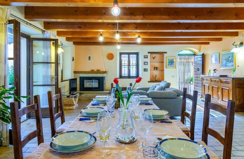 Cartoceto House | 250 m² House ∙ 4 bedrooms ∙ 8 guests