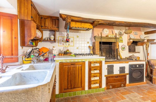 Saturnana House | 250 m² House ∙ 5 bedrooms ∙ 8 guests