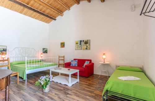 Rosolini House | 250 m² Maisonette ∙ 6 bedrooms ∙ 15 guests