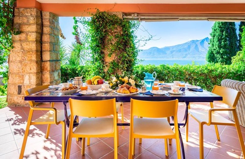 Torri del Benaco Villa | 250 m² Villa ∙ 3 bedrooms ∙ 7 guests
