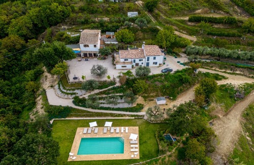 San Savino House | 260 m² Farmhouse ∙ 7 bedrooms ∙ 16 guests