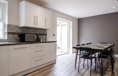 Enniskillen House | 27 Devenish Manor · Escape Ordinary at Devenish Manor, New & Stunning