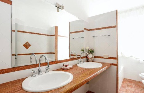Cupra Marittima Villa | 280 m² Villa ∙ 5 bedrooms ∙ 11 guests