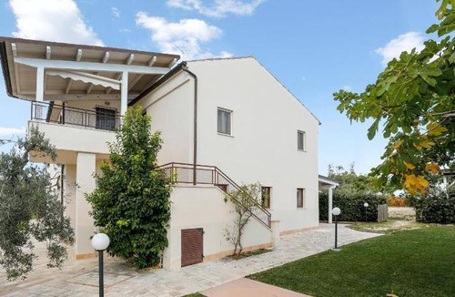 Cupra Marittima Villa | 280 m² Villa ∙ 5 bedrooms ∙ 11 guests