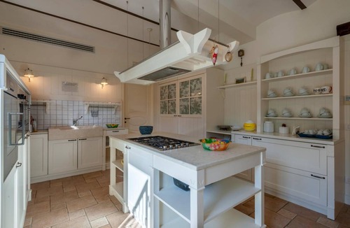 Chiesanuova House | 290 m² House ∙ 6 bedrooms ∙ 12 guests