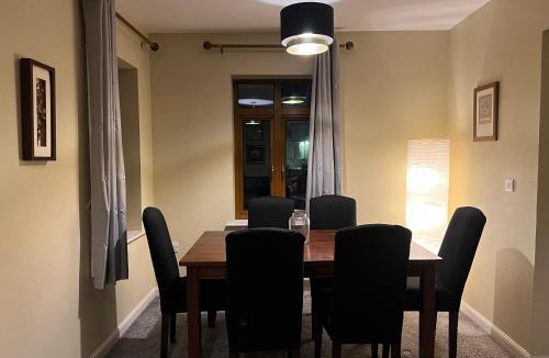 Queens Quarter Apartment | 2BR Apartment BT9 with balcony