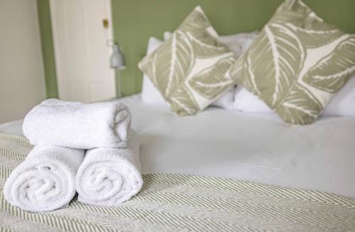 Windsor House | 2BR Character Home Minutes from Windsor, Private Garden
