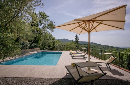 Montecchio House | 300 m² House ∙ 5 bedrooms ∙ 11 guests