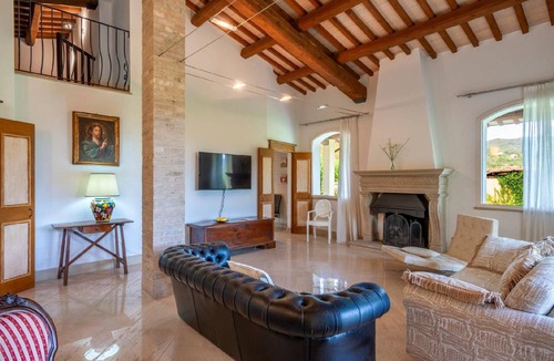 Acqualagna House | 300 m² House ∙ 4 bedrooms ∙ 8 guests