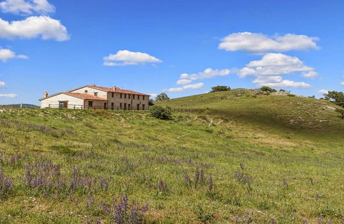 Apecchio House | 300 m² House ∙ 8 bedrooms ∙ 16 guests
