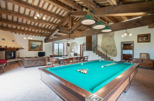 Apecchio House | 300 m² House ∙ 8 bedrooms ∙ 16 guests