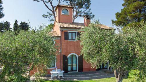 Misano Adriatico Villa | 300 m² Villa ∙ 6 bedrooms ∙ 12 guests