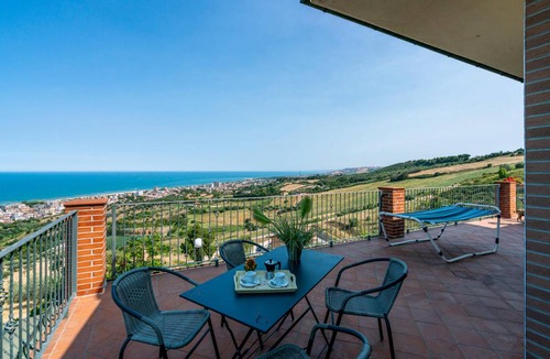 Roseto degli Abruzzi House | 330 m² Maisonette ∙ 6 bedrooms ∙ 10 guests