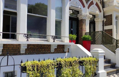 Holland Park Apartment | 35 m² Serviced apartment ∙ 127 guests