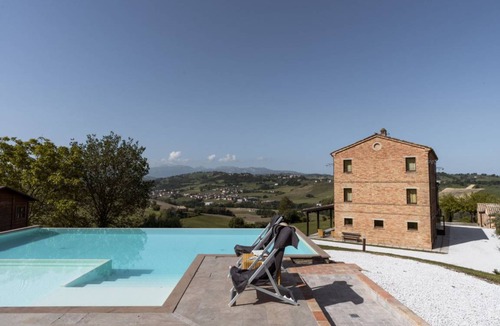 Loro Piceno House | 350 m² House ∙ 6 bedrooms ∙ 12 guests