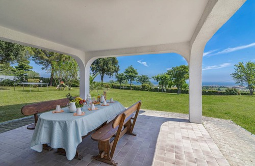 San Costanzo House | 350 m² House ∙ 6 bedrooms ∙ 16 guests