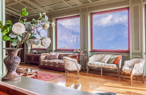 Civenna Villa | 350 m² Villa ∙ 6 bedrooms ∙ 10 guests