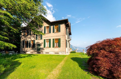 Civenna Villa | 350 m² Villa ∙ 6 bedrooms ∙ 10 guests