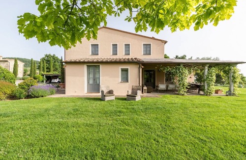 San Casciano dei Bagni Villa | 360 m² Villa ∙ 7 bedrooms ∙ 13 guests