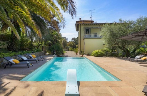 Rosignano Marittimo Villa | 380 m² Villa ∙ 4 bedrooms ∙ 10 guests