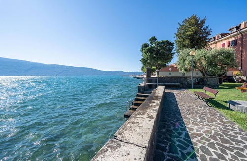 Bogliaco House | 4 bedroom gorgeous home in Bogliaco BS