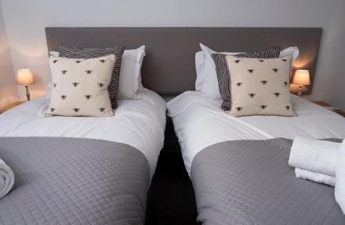 Mortehoe Apartment | 4 Middlecombe - Luxury Apartment at Byron Woolacombe, only 4 minute walk to Woolacombe Beach!