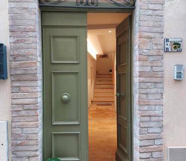 Urbania House | 40 m² House ∙ 2 bedrooms ∙ 4 guests