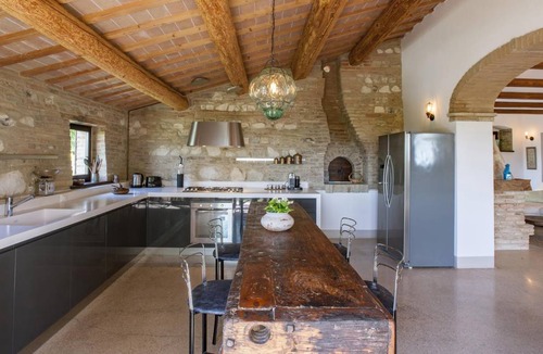 Montefelcino Apartment | 400 m² Apartment ∙ 6 bedrooms ∙ 13 guests