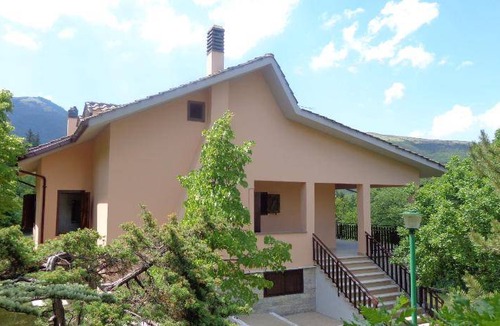 Fiastra House | 400 m² House ∙ 3 bedrooms ∙ 6 guests