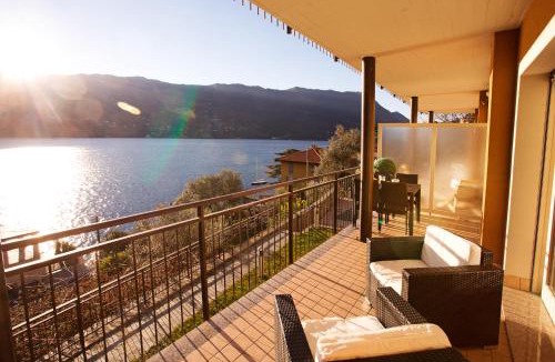 Laglio Apartment | 5 Luxury Laglio Apartments-By Italian Apartments Stylish, Executive, Contemporary, Ribolla Azzuro, Penthouse
