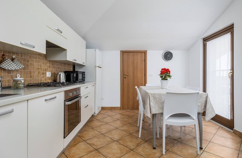 Cavaion Veronese Apartment | 5 minutes from Lake Garda, Dimora "Charme of Butterfly