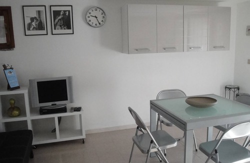 Torre dei Corsari Apartment | 50 m from the sea with private patio and all the comforts you desire!