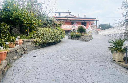 Ciampino Villa | 500 m² Villa ∙ 3 bedrooms ∙ 10 guests
