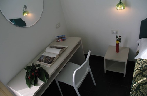 Mantua House | 6 Porte GuestHouse