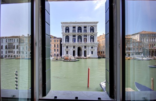 San Polo Apartment | 6 WINDOWS! GRAND CANAL PANORAMA VIEW, Aircond Wifi