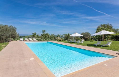 Montefollonico Villa | 600 m² Villa ∙ 8 bedrooms ∙ 16 guests