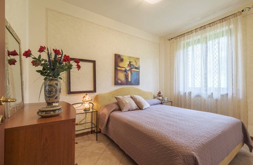 Sale Marasino Apartment | 70 m² Apartment ∙ 2 bedrooms ∙ 4 guests