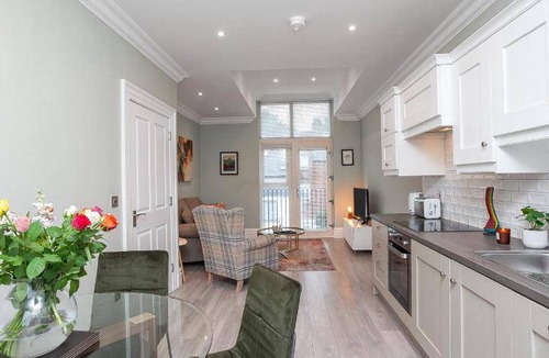 Queens Quarter Apartment | 70 m² Apartment ∙ 2 bedrooms ∙ 4 guests